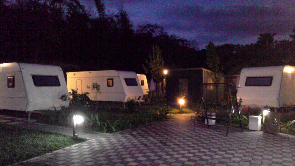 Kenting Houbihu Camping Car B&B Longshui Exterior photo