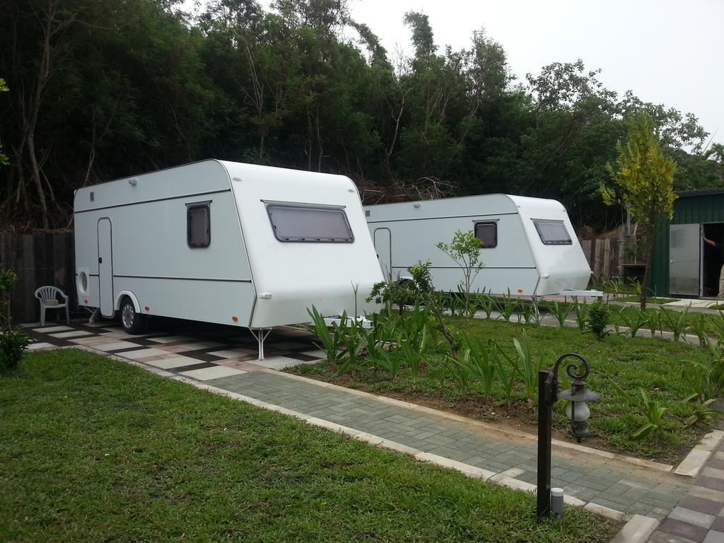 Kenting Houbihu Camping Car B&B Longshui Exterior photo